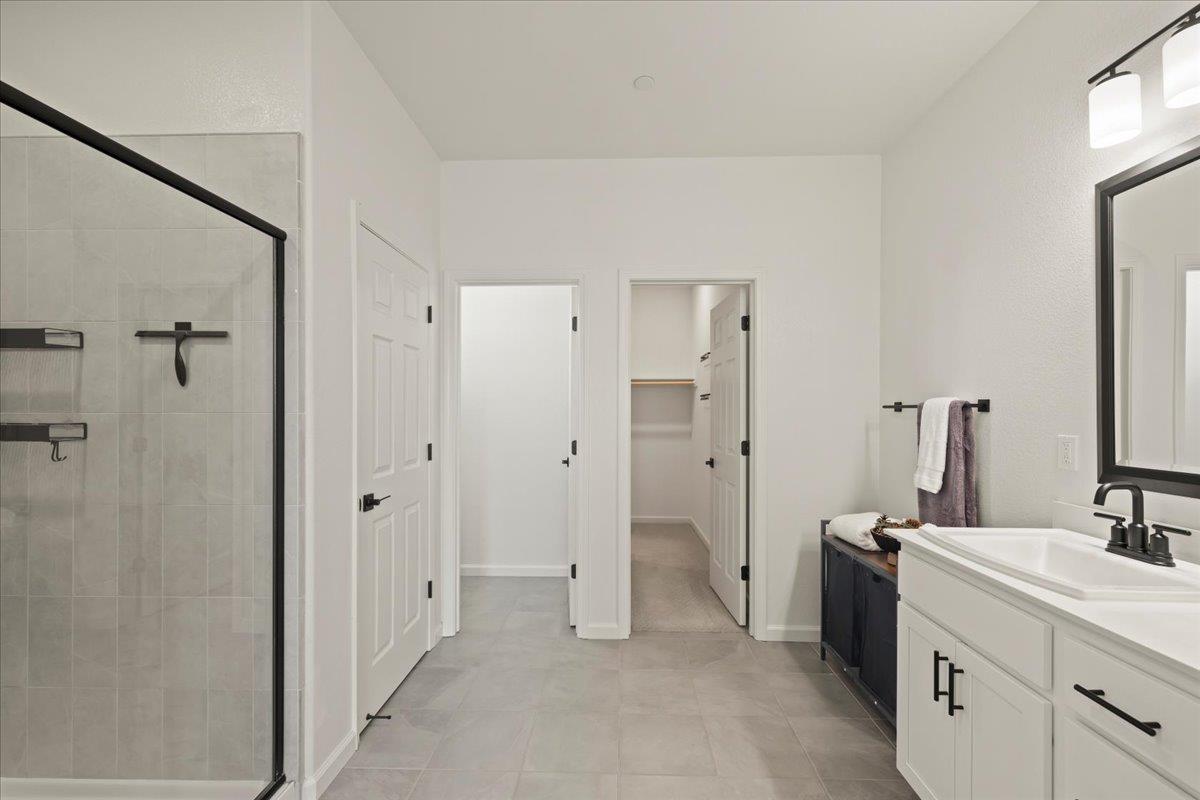 Detail Gallery Image 24 of 39 For 829 Crow Creek Cir, Galt,  CA 95632 - 3 Beds | 2 Baths