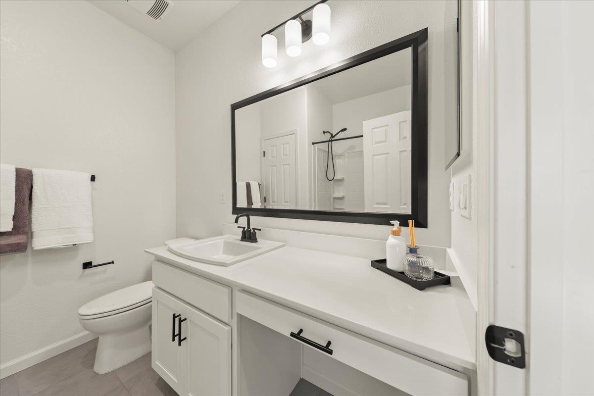 Detail Gallery Image 28 of 39 For 829 Crow Creek Cir, Galt,  CA 95632 - 3 Beds | 2 Baths