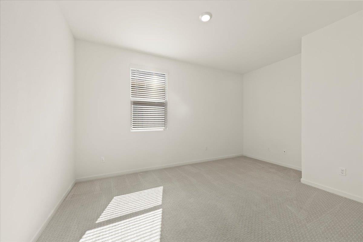 Detail Gallery Image 31 of 39 For 829 Crow Creek Cir, Galt,  CA 95632 - 3 Beds | 2 Baths