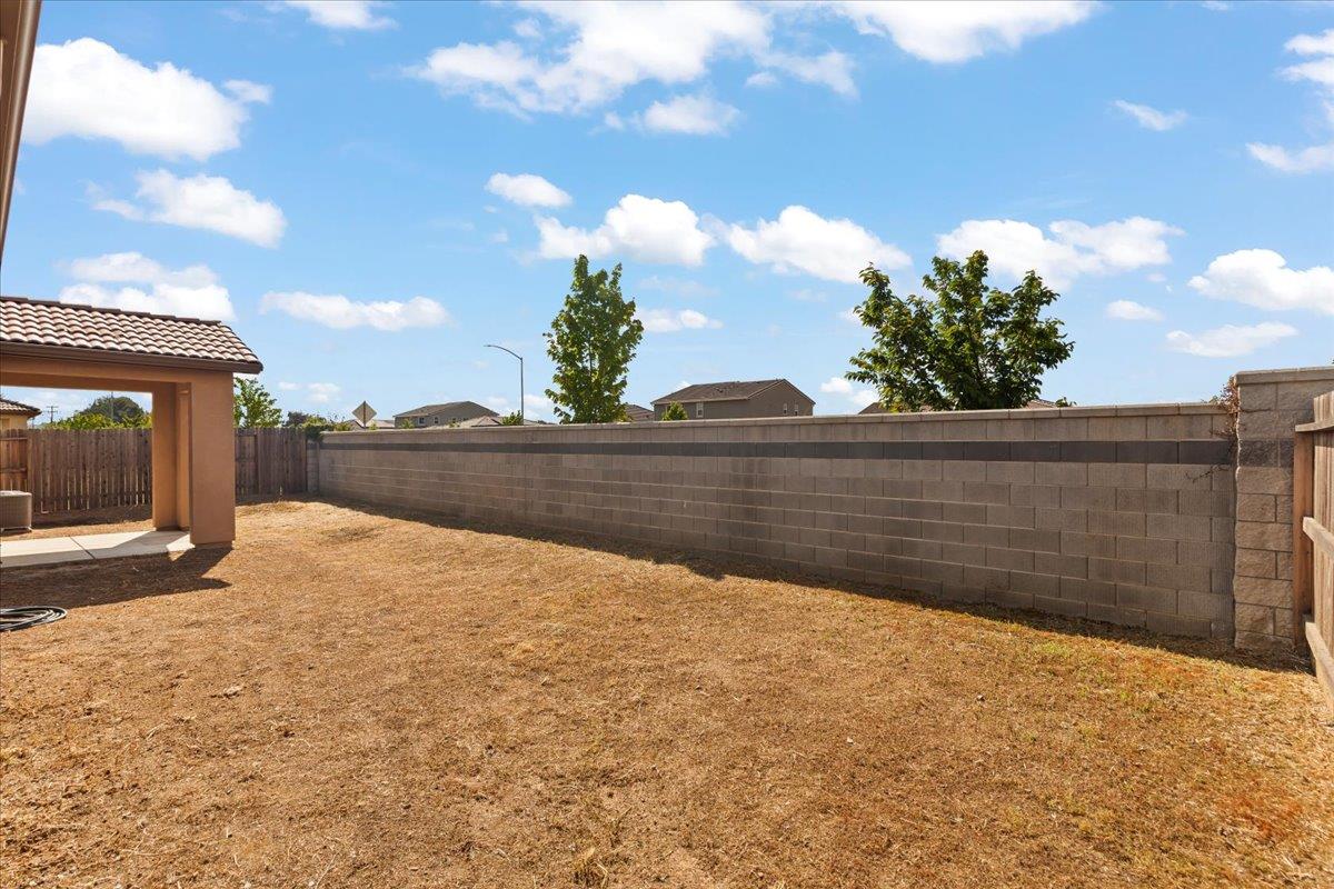 Detail Gallery Image 39 of 39 For 829 Crow Creek Cir, Galt,  CA 95632 - 3 Beds | 2 Baths