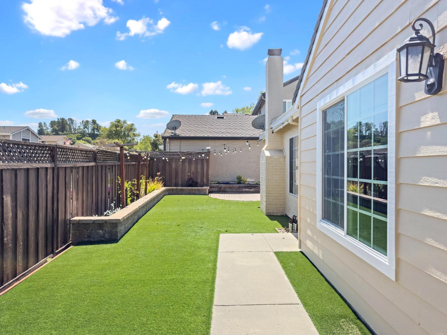 Detail Gallery Image 21 of 29 For 1616 Brentwood Ln, Gilroy,  CA 95020 - 5 Beds | 3 Baths