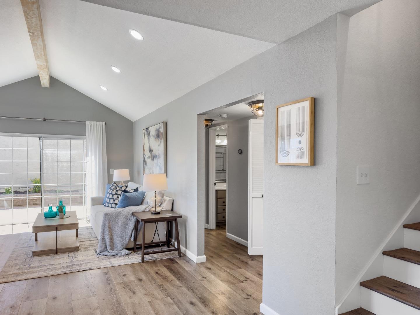 Detail Gallery Image 3 of 29 For 1616 Brentwood Ln, Gilroy,  CA 95020 - 5 Beds | 3 Baths