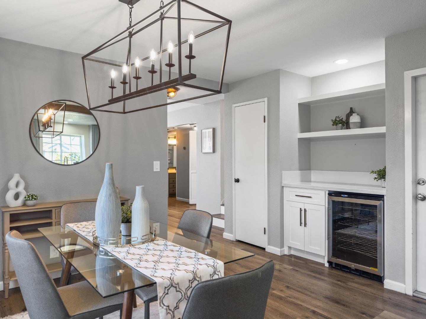 Detail Gallery Image 4 of 29 For 1616 Brentwood Ln, Gilroy,  CA 95020 - 5 Beds | 3 Baths