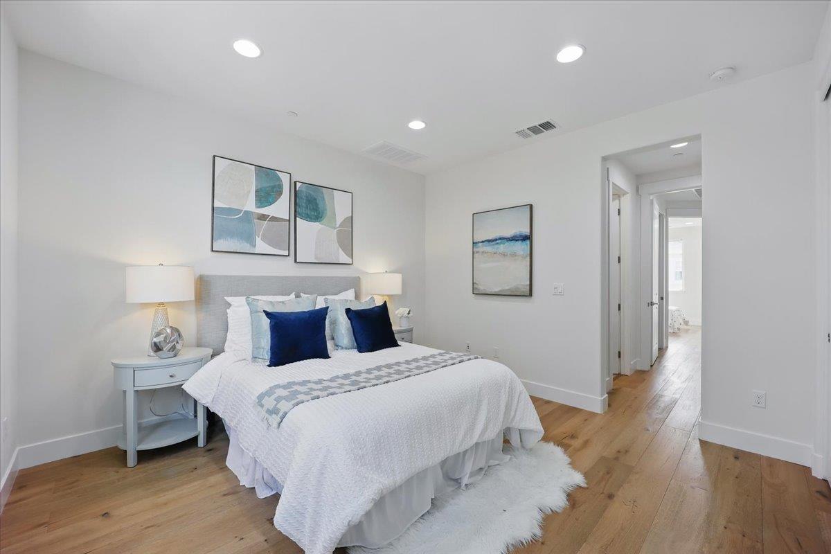 Detail Gallery Image 14 of 37 For 837 Sierra Vista Ave, Mountain View,  CA 94043 - 3 Beds | 3 Baths
