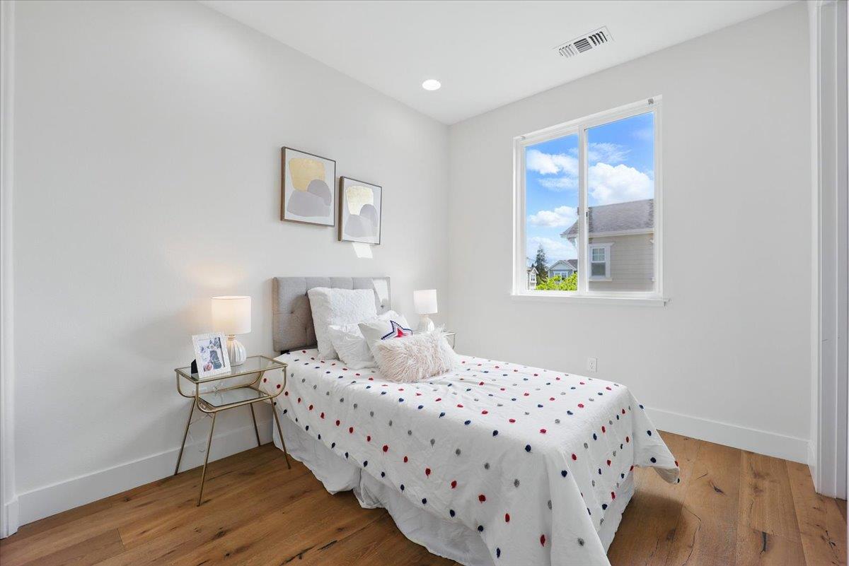 Detail Gallery Image 19 of 37 For 837 Sierra Vista Ave, Mountain View,  CA 94043 - 3 Beds | 3 Baths