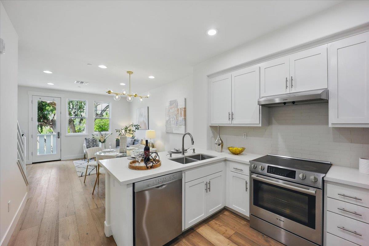 Detail Gallery Image 7 of 37 For 837 Sierra Vista Ave, Mountain View,  CA 94043 - 3 Beds | 3 Baths