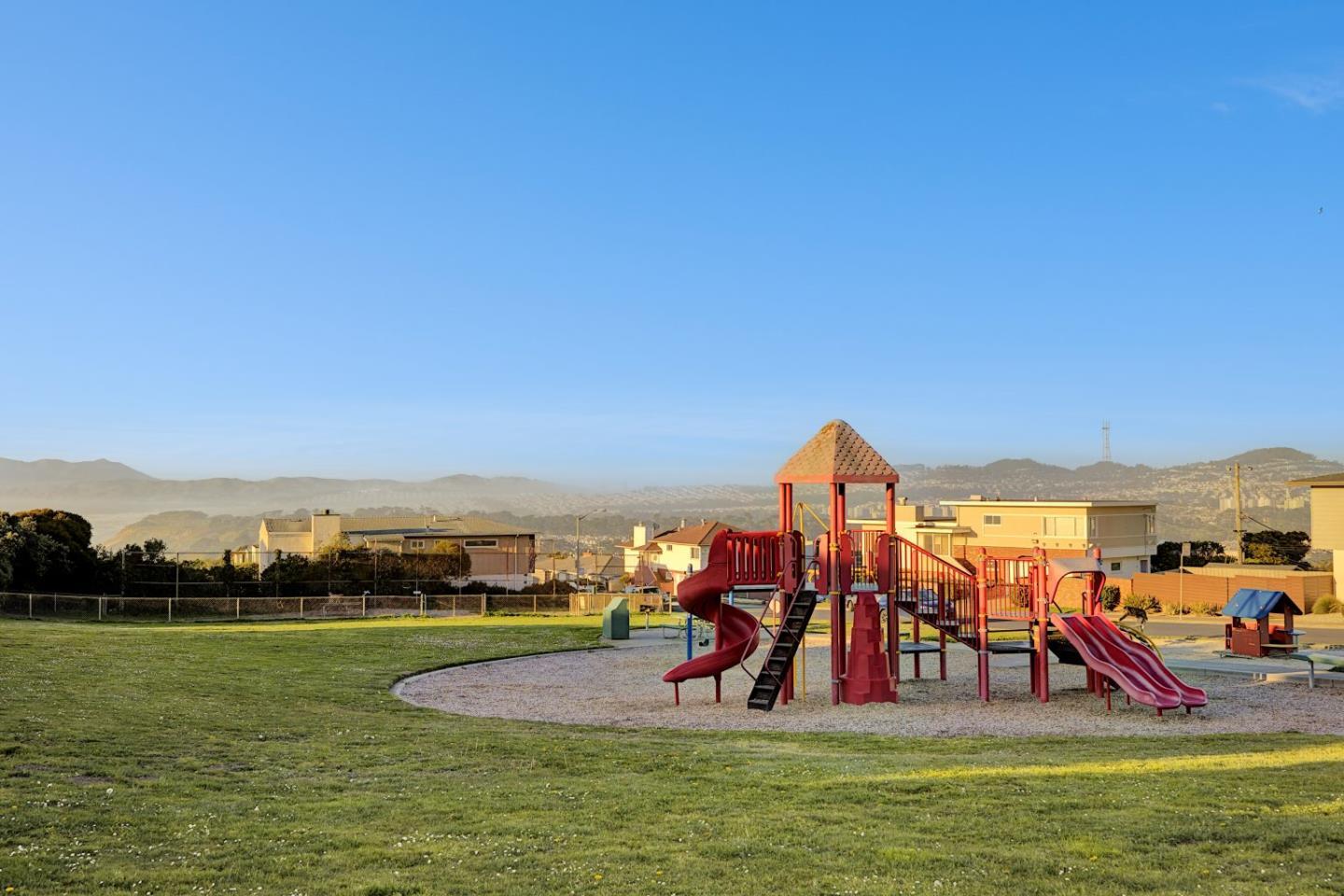 Detail Gallery Image 35 of 44 For 29 Menlo Ave, Daly City,  CA 94015 - 4 Beds | 3 Baths