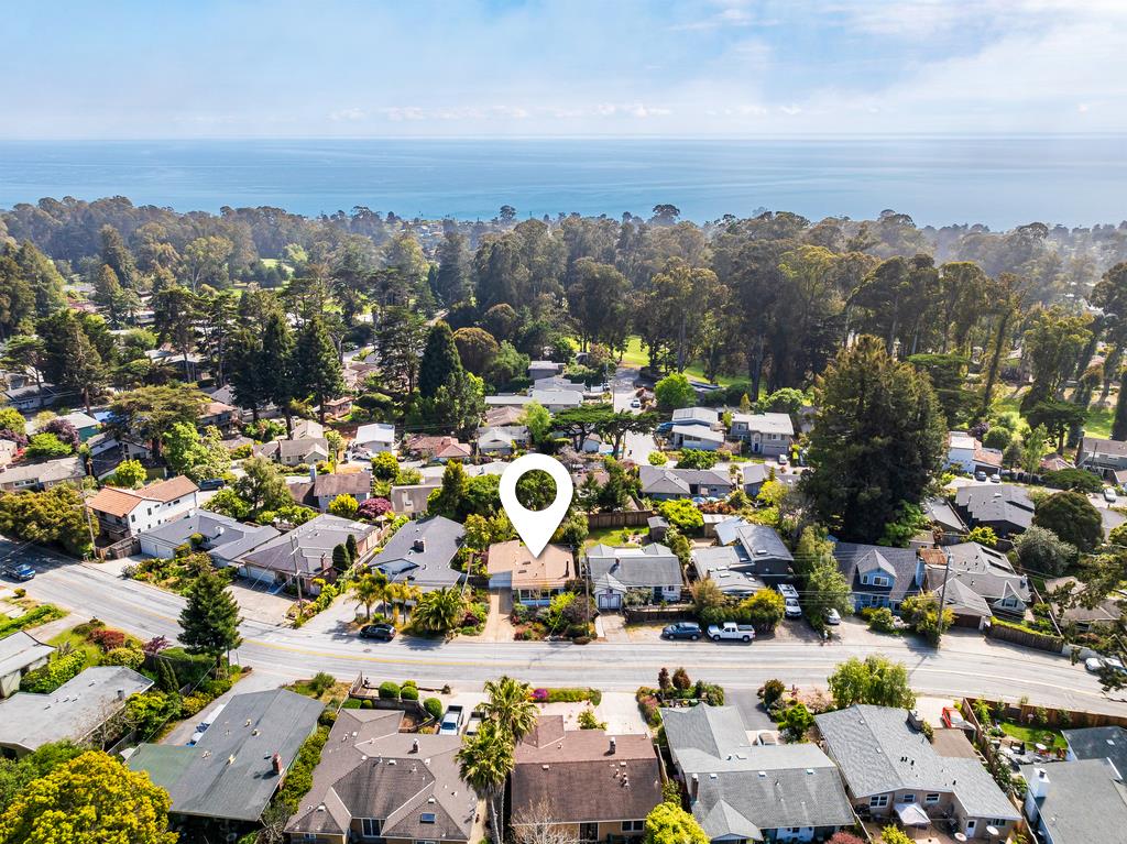 Detail Gallery Image 2 of 34 For 420 Clubhouse Dr, Aptos,  CA 95003 - 2 Beds | 1 Baths