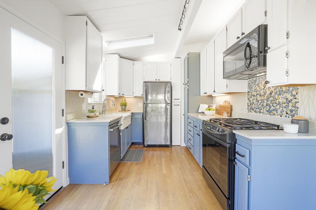 Detail Gallery Image 6 of 34 For 420 Clubhouse Dr, Aptos,  CA 95003 - 2 Beds | 1 Baths
