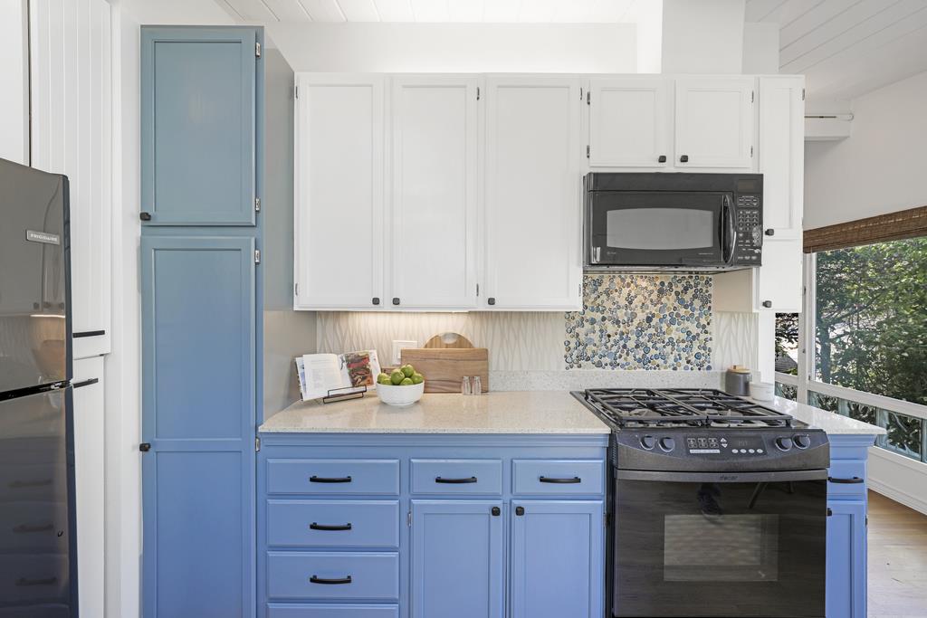 Detail Gallery Image 7 of 34 For 420 Clubhouse Dr, Aptos,  CA 95003 - 2 Beds | 1 Baths