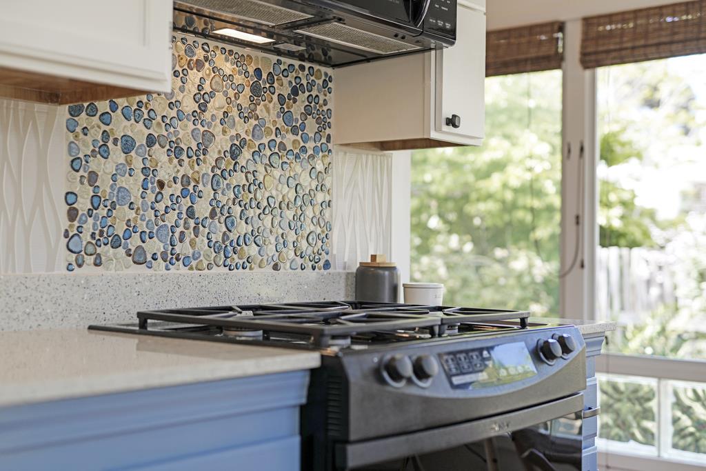 Detail Gallery Image 8 of 34 For 420 Clubhouse Dr, Aptos,  CA 95003 - 2 Beds | 1 Baths