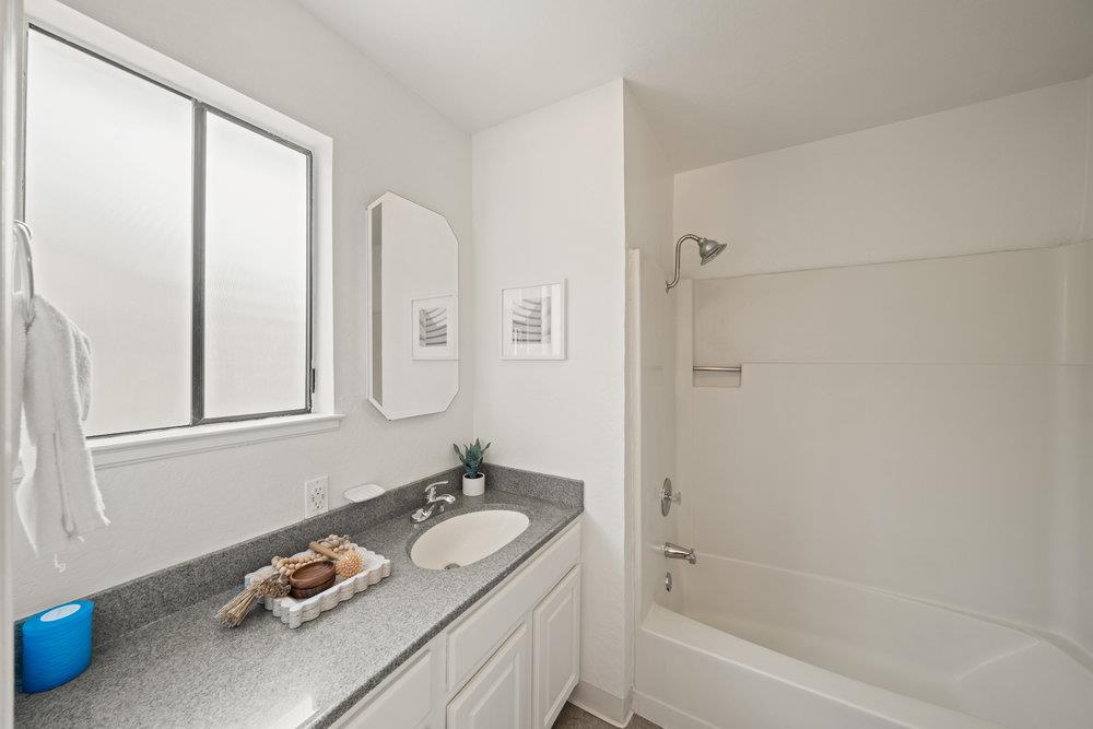 Detail Gallery Image 21 of 36 For 3024 Neal Ave, San Jose,  CA 95128 - 3 Beds | 2/1 Baths