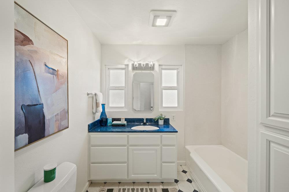 Detail Gallery Image 24 of 36 For 3024 Neal Ave, San Jose,  CA 95128 - 3 Beds | 2/1 Baths