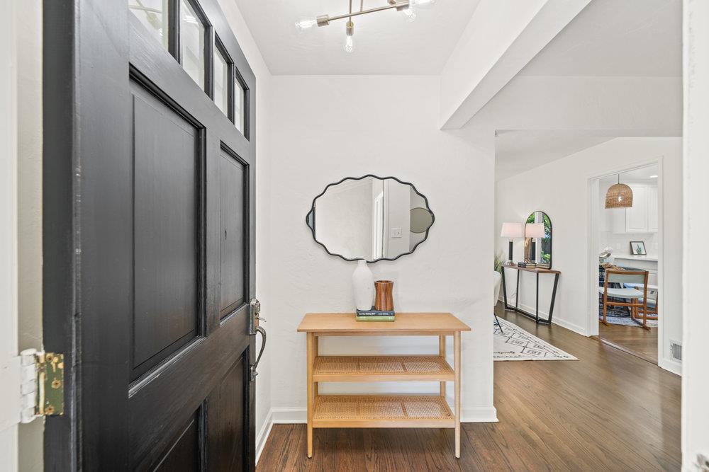 Detail Gallery Image 5 of 36 For 3024 Neal Ave, San Jose,  CA 95128 - 3 Beds | 2/1 Baths