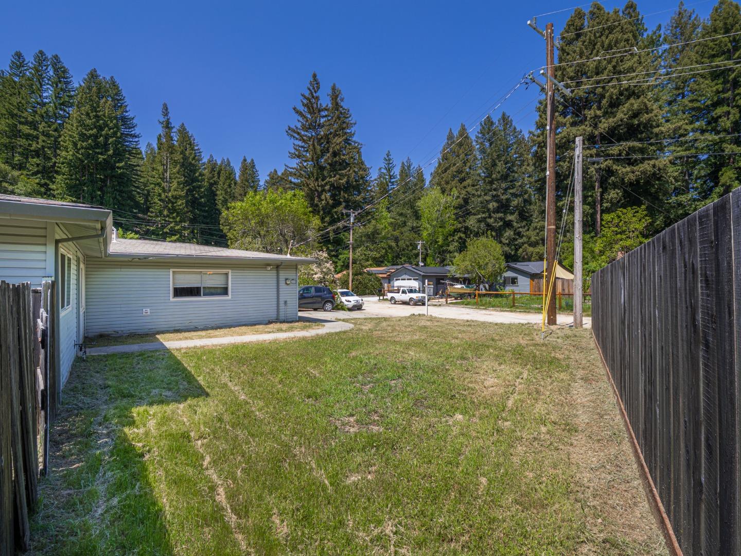 Detail Gallery Image 12 of 34 For 190 Moon Dr, Boulder Creek,  CA 95006 - 4 Beds | 2 Baths
