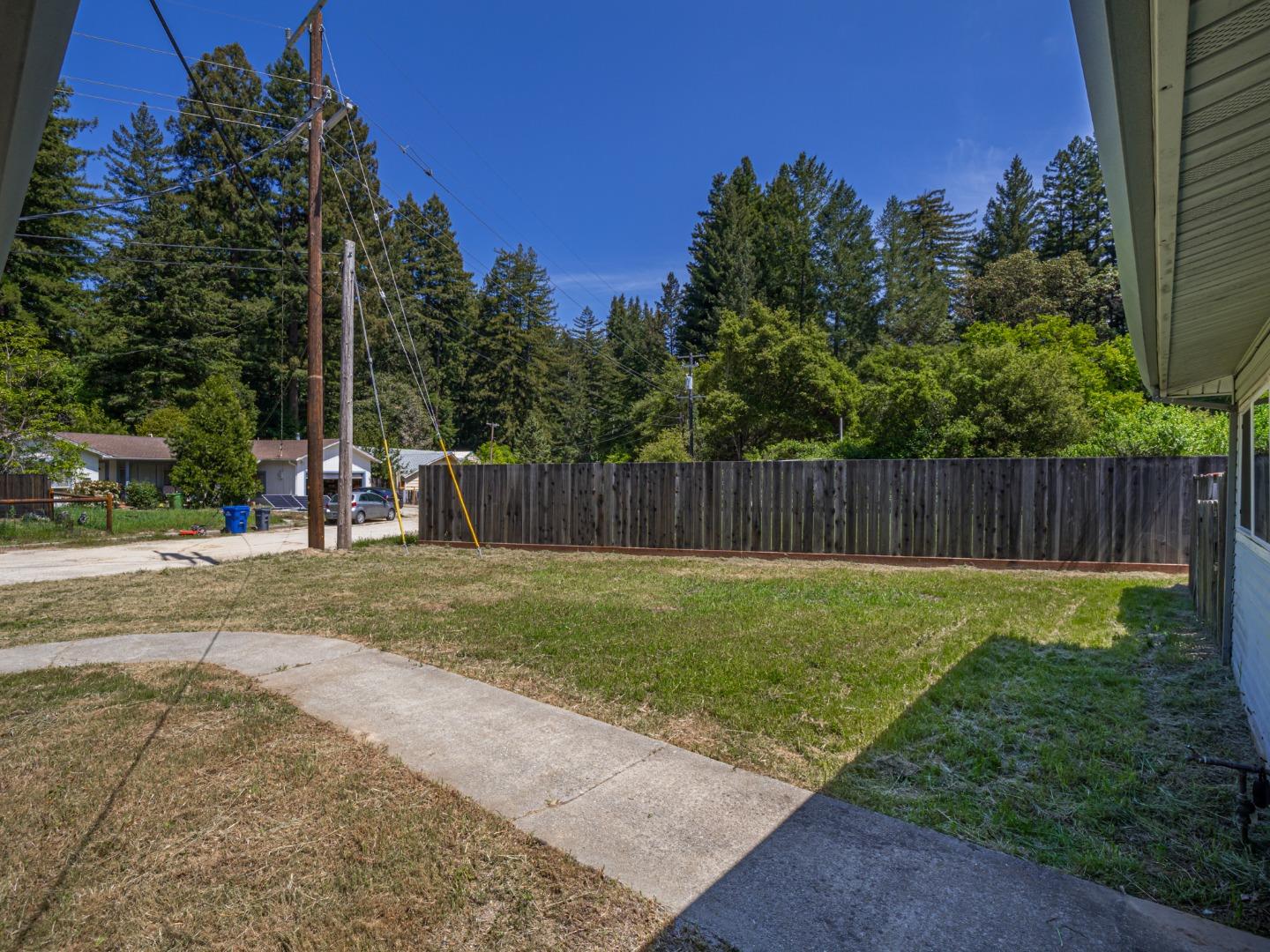 Detail Gallery Image 13 of 34 For 190 Moon Dr, Boulder Creek,  CA 95006 - 4 Beds | 2 Baths