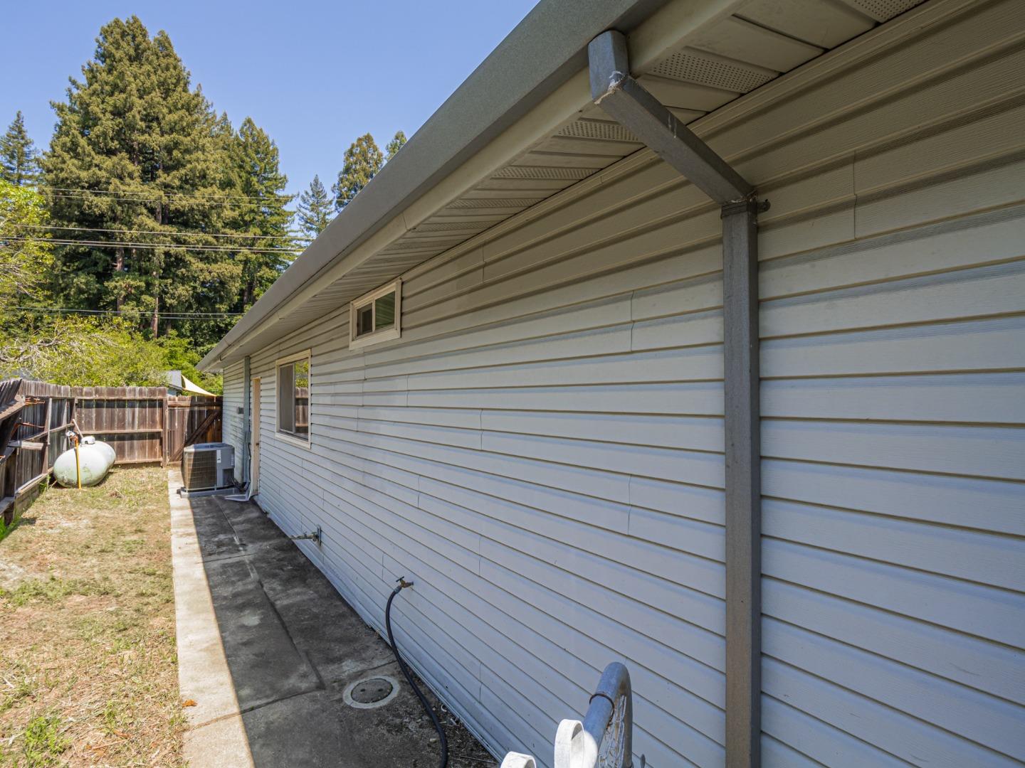 Detail Gallery Image 23 of 34 For 190 Moon Dr, Boulder Creek,  CA 95006 - 4 Beds | 2 Baths