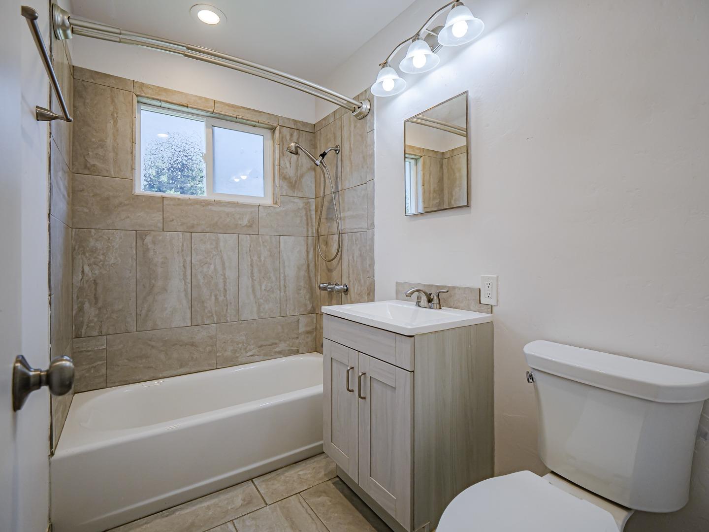 Detail Gallery Image 8 of 34 For 190 Moon Dr, Boulder Creek,  CA 95006 - 4 Beds | 2 Baths