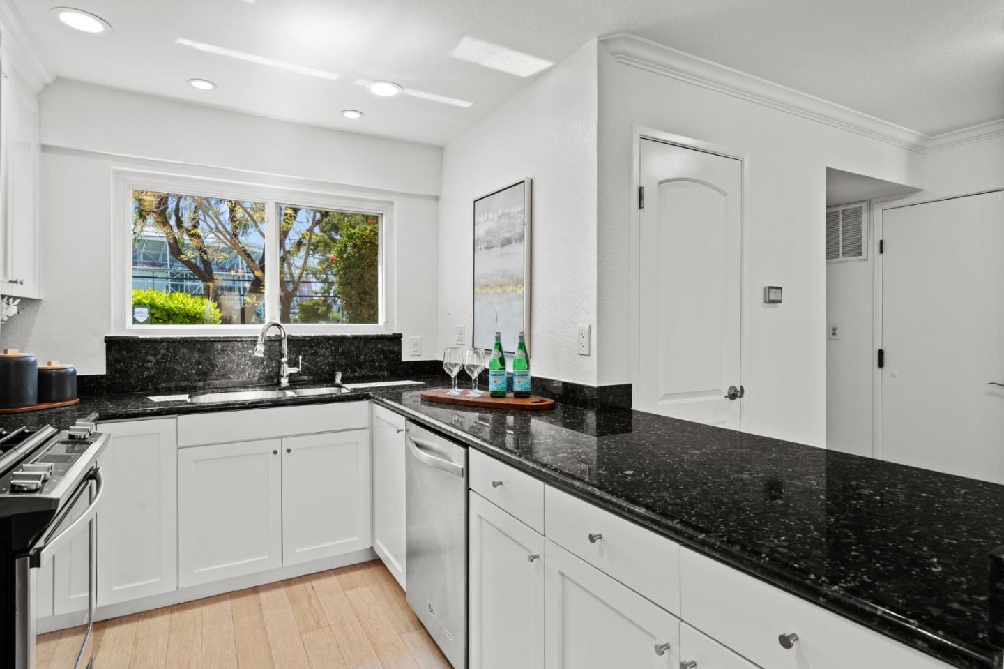 Detail Gallery Image 14 of 47 For 2359 Avenida De Guadalupe, Santa Clara,  CA 95054 - 4 Beds | 2/1 Baths