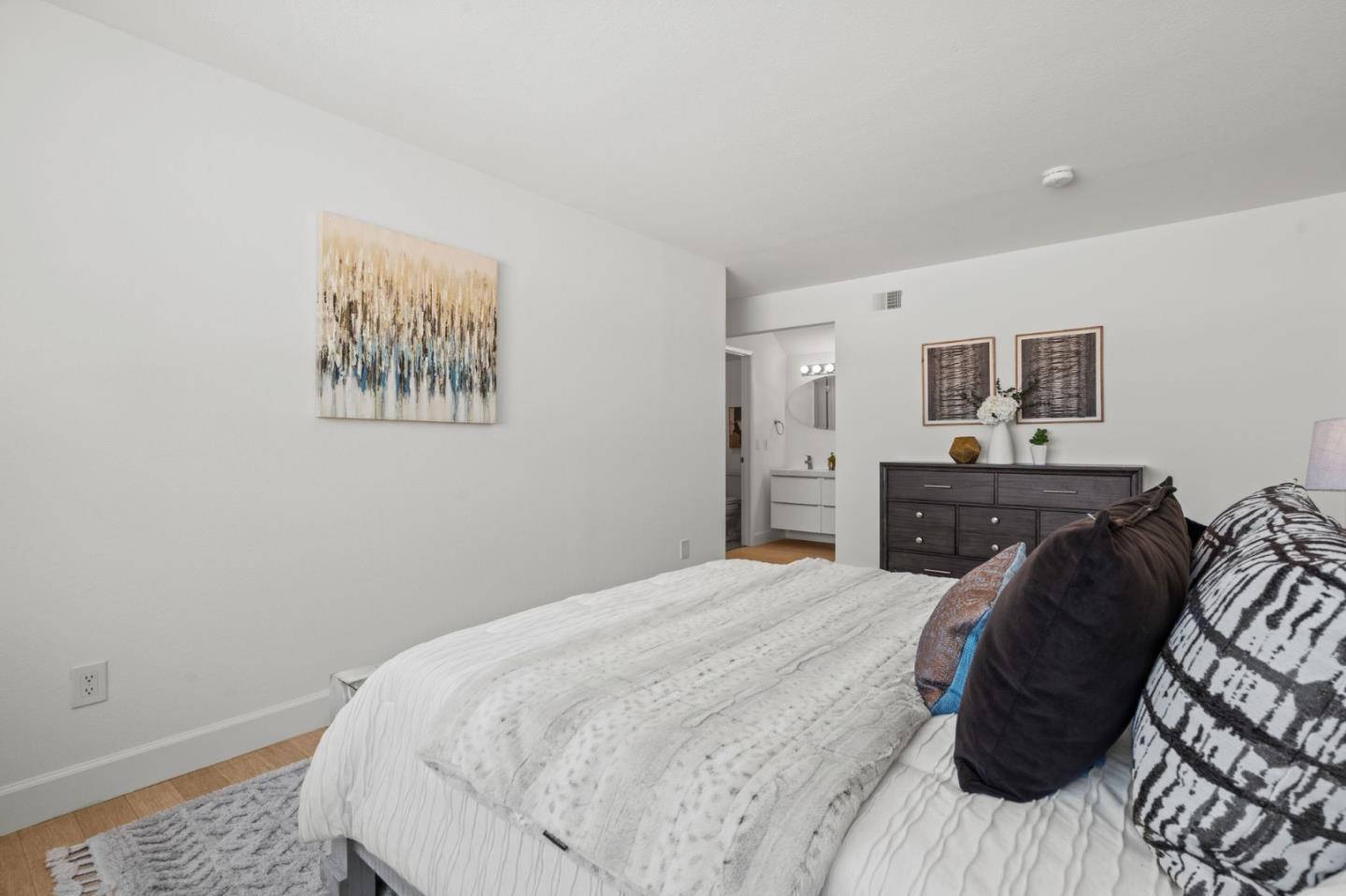 Detail Gallery Image 30 of 47 For 2359 Avenida De Guadalupe, Santa Clara,  CA 95054 - 4 Beds | 2/1 Baths