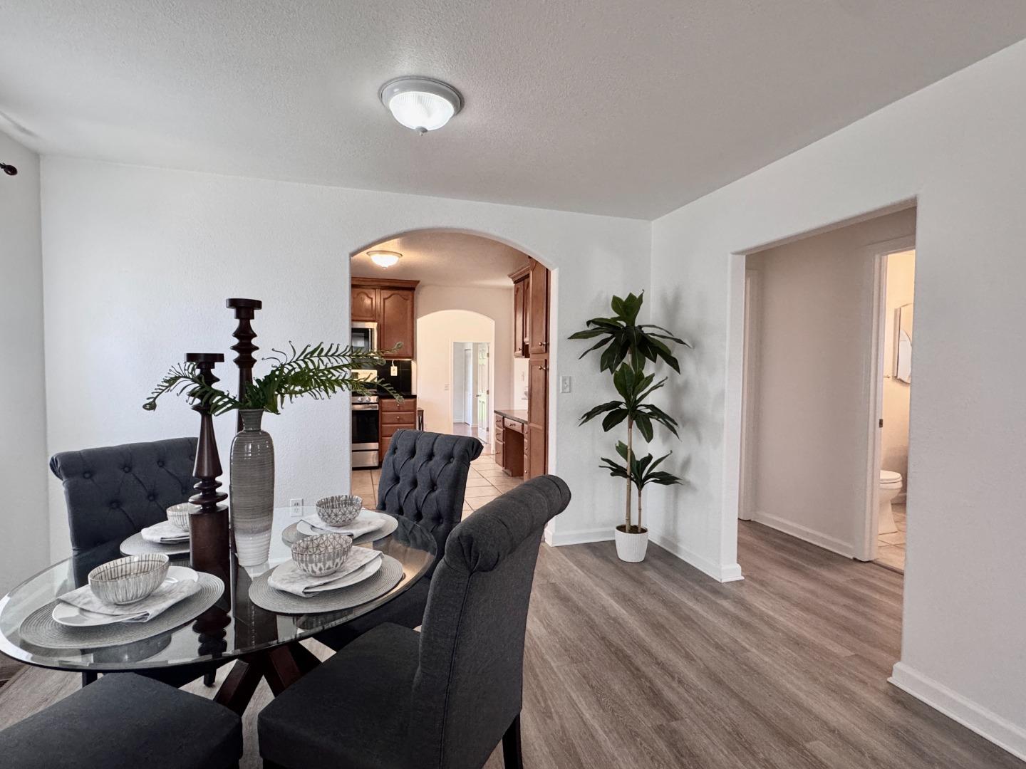 Detail Gallery Image 3 of 19 For 140 Sally St, Hollister,  CA 95023 - 3 Beds | 2 Baths