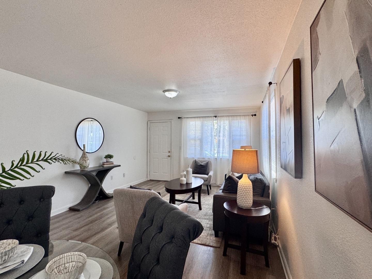 Detail Gallery Image 5 of 19 For 140 Sally St, Hollister,  CA 95023 - 3 Beds | 2 Baths