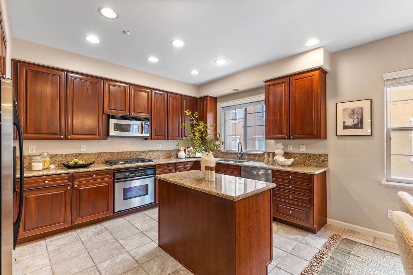 Detail Gallery Image 12 of 21 For 414 Adeline Ave, San Jose,  CA 95136 - 3 Beds | 2/1 Baths
