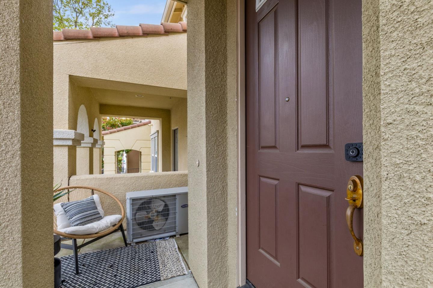 Detail Gallery Image 3 of 21 For 414 Adeline Ave, San Jose,  CA 95136 - 3 Beds | 2/1 Baths
