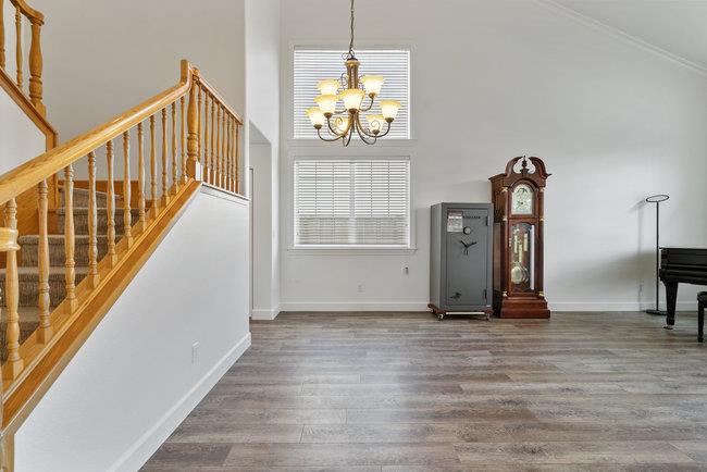Detail Gallery Image 13 of 67 For 1650 Mimosa St, Hollister,  CA 95023 - 5 Beds | 3 Baths