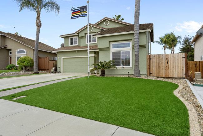 Detail Gallery Image 3 of 67 For 1650 Mimosa St, Hollister,  CA 95023 - 5 Beds | 3 Baths