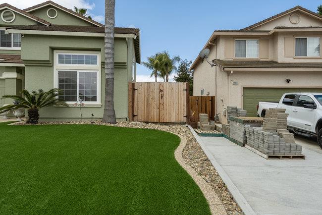Detail Gallery Image 4 of 67 For 1650 Mimosa St, Hollister,  CA 95023 - 5 Beds | 3 Baths