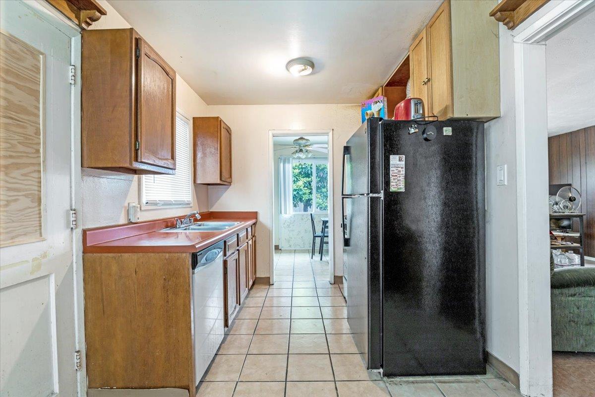 Detail Gallery Image 10 of 23 For 618 N Bayview Ave, Sunnyvale,  CA 94085 - 3 Beds | 1 Baths