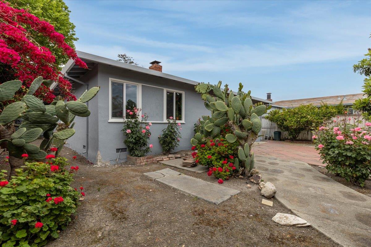 Detail Gallery Image 21 of 23 For 618 N Bayview Ave, Sunnyvale,  CA 94085 - 3 Beds | 1 Baths