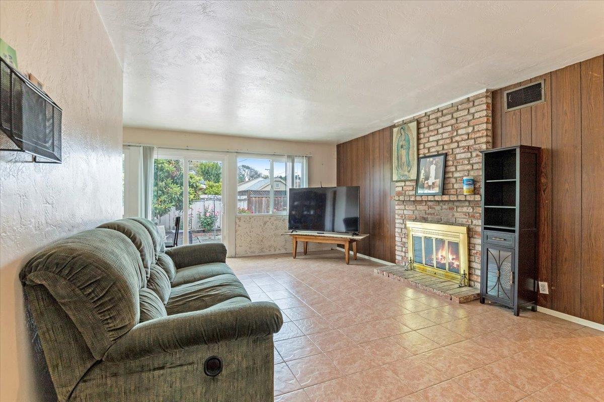 Detail Gallery Image 6 of 23 For 618 N Bayview Ave, Sunnyvale,  CA 94085 - 3 Beds | 1 Baths