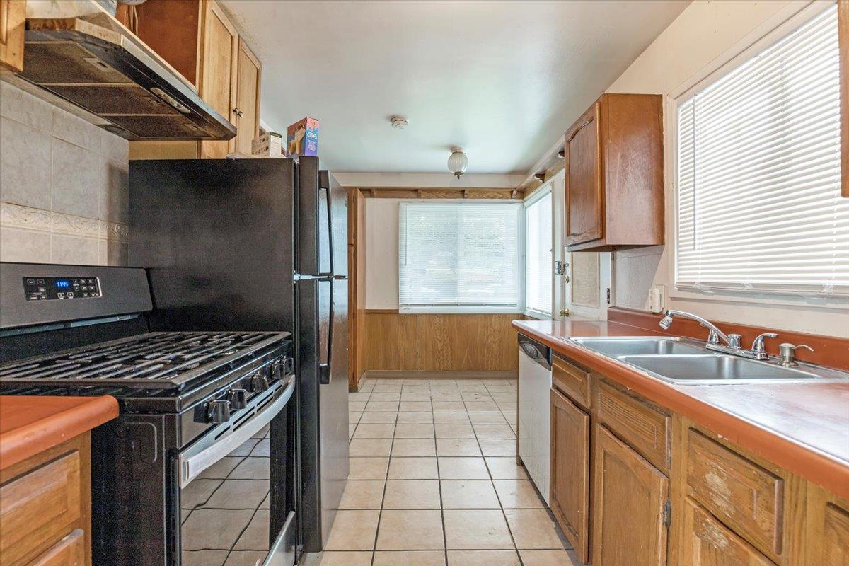 Detail Gallery Image 9 of 23 For 618 N Bayview Ave, Sunnyvale,  CA 94085 - 3 Beds | 1 Baths