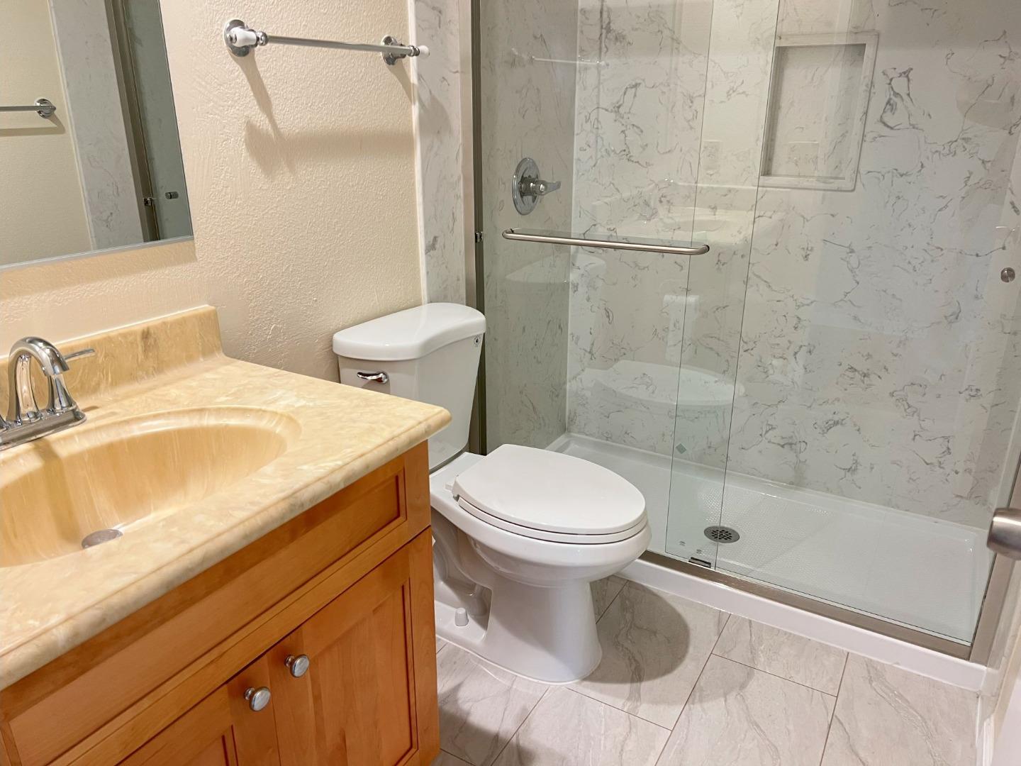 Detail Gallery Image 10 of 22 For 18652 Eisenhower St, Salinas,  CA 93906 - 4 Beds | 2 Baths