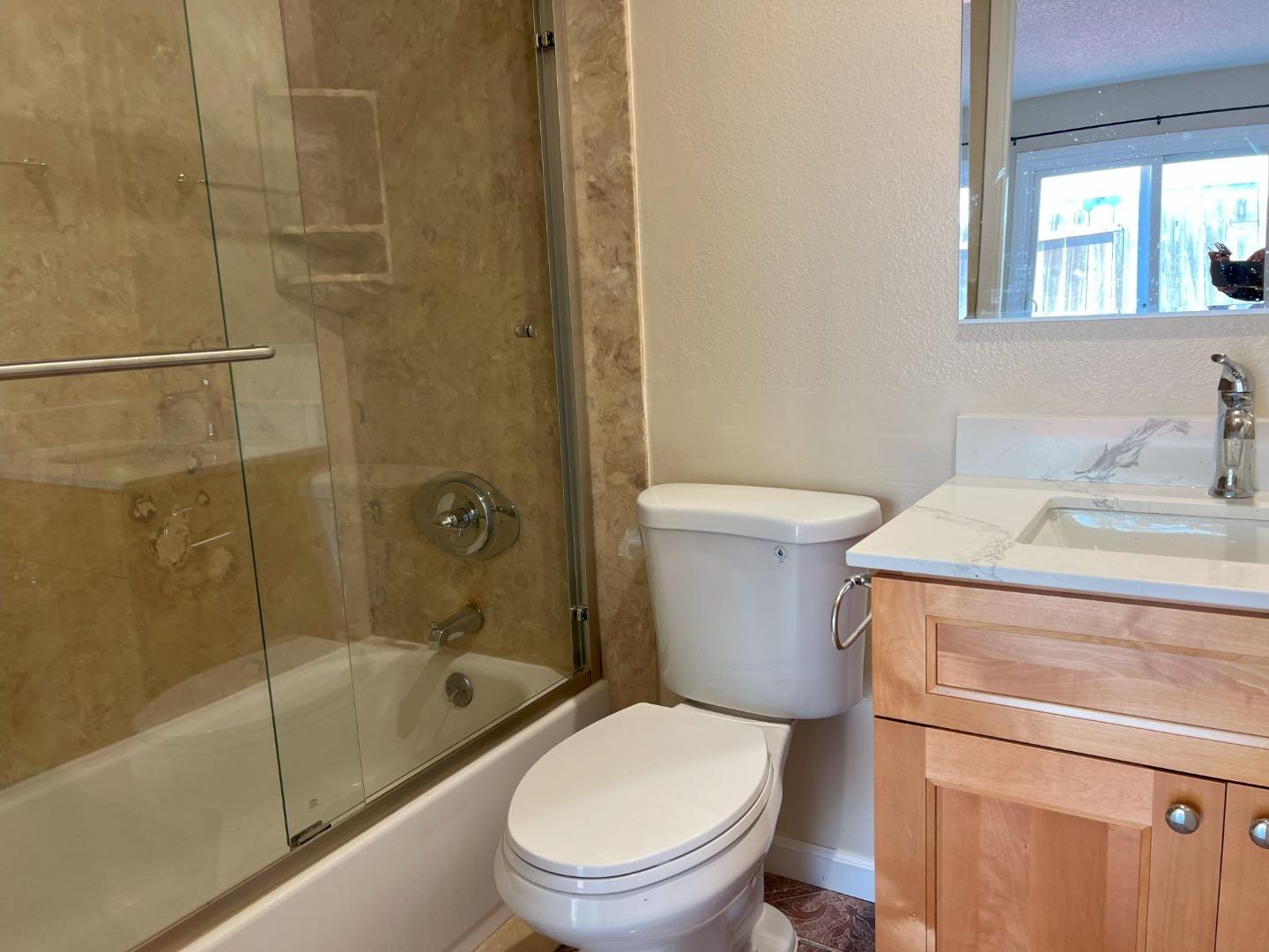 Detail Gallery Image 13 of 22 For 18652 Eisenhower St, Salinas,  CA 93906 - 4 Beds | 2 Baths