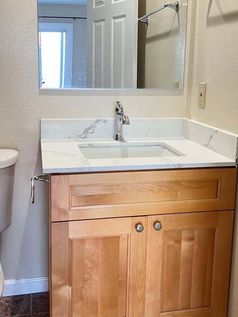 Detail Gallery Image 14 of 22 For 18652 Eisenhower St, Salinas,  CA 93906 - 4 Beds | 2 Baths