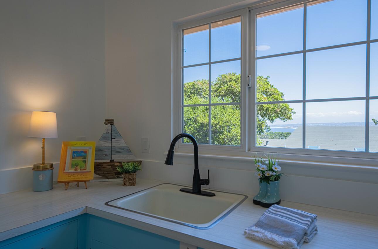 Detail Gallery Image 18 of 45 For 189 via Gayuba, Monterey,  CA 93940 - 2 Beds | 1 Baths
