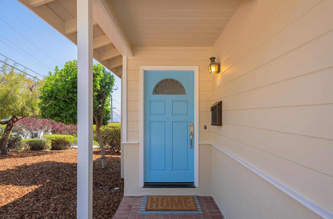 Detail Gallery Image 4 of 45 For 189 via Gayuba, Monterey,  CA 93940 - 2 Beds | 1 Baths