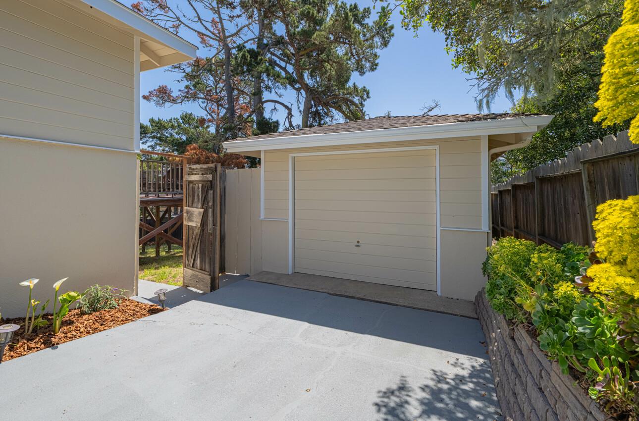 Detail Gallery Image 40 of 45 For 189 via Gayuba, Monterey,  CA 93940 - 2 Beds | 1 Baths