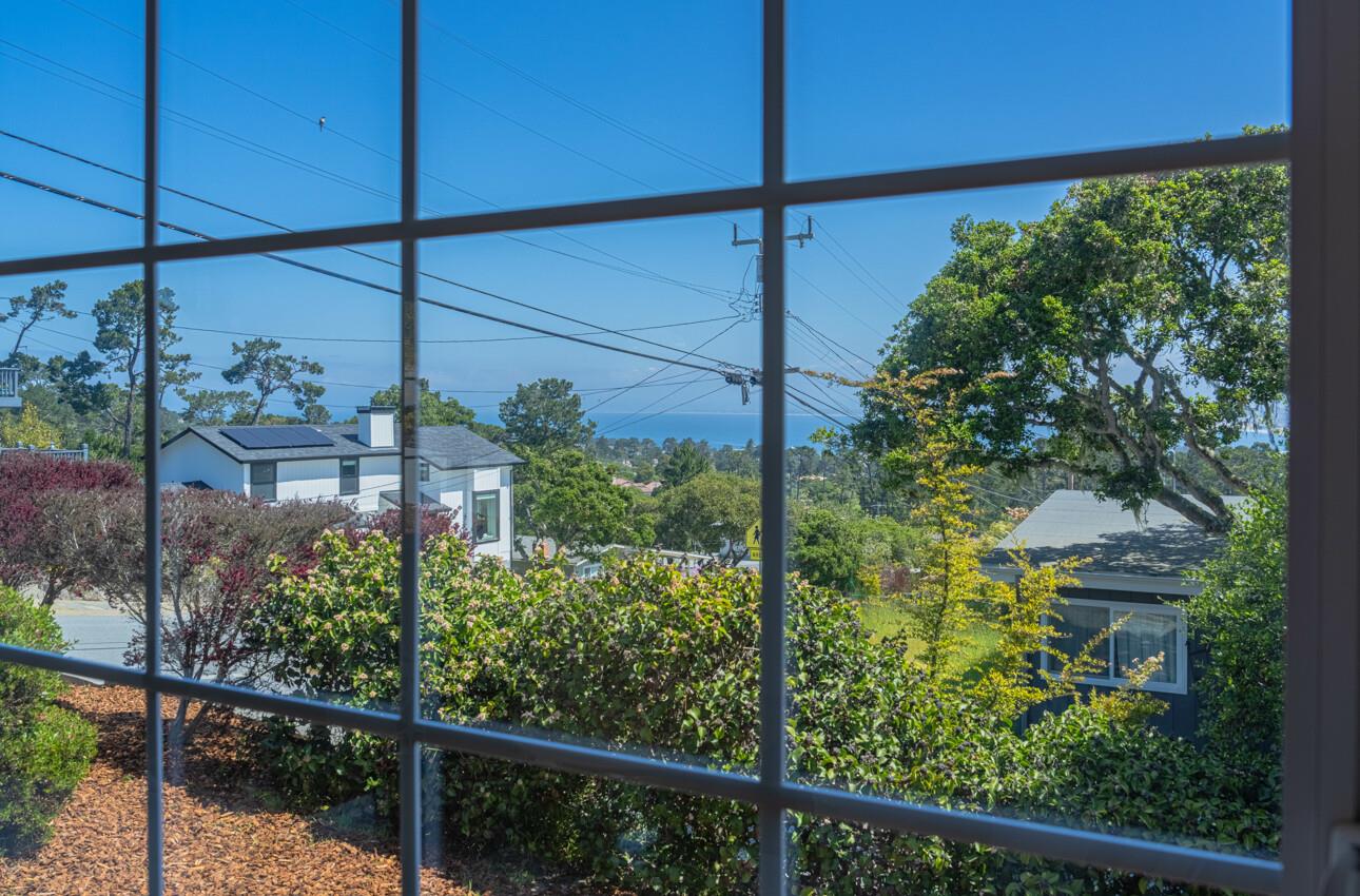 Detail Gallery Image 8 of 45 For 189 via Gayuba, Monterey,  CA 93940 - 2 Beds | 1 Baths