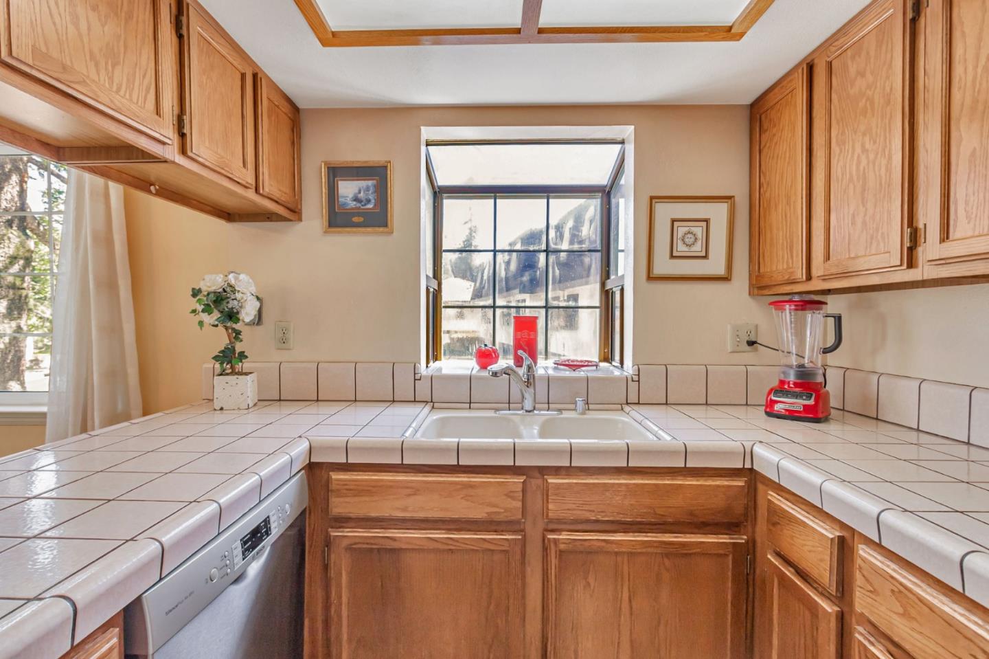 Detail Gallery Image 10 of 31 For 115 Dot Ave, Campbell,  CA 95008 - 2 Beds | 2/1 Baths
