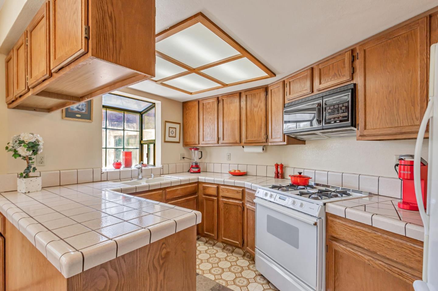 Detail Gallery Image 9 of 31 For 115 Dot Ave, Campbell,  CA 95008 - 2 Beds | 2/1 Baths