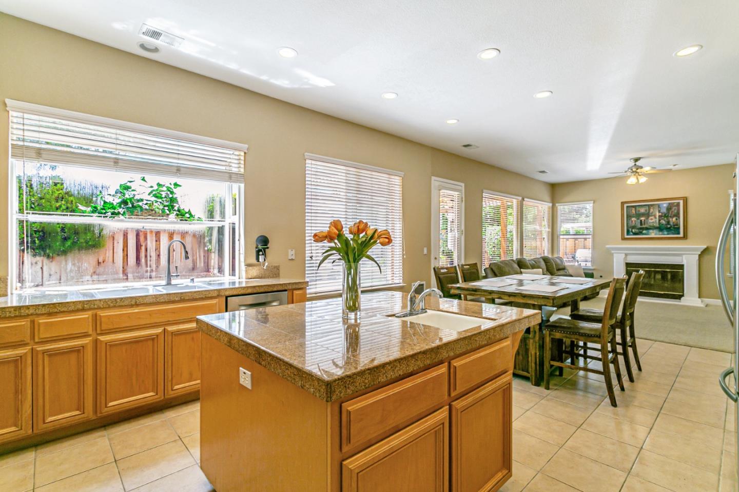 Detail Gallery Image 14 of 54 For 18345 Serra Avenida, Morgan Hill,  CA 95037 - 4 Beds | 3/1 Baths