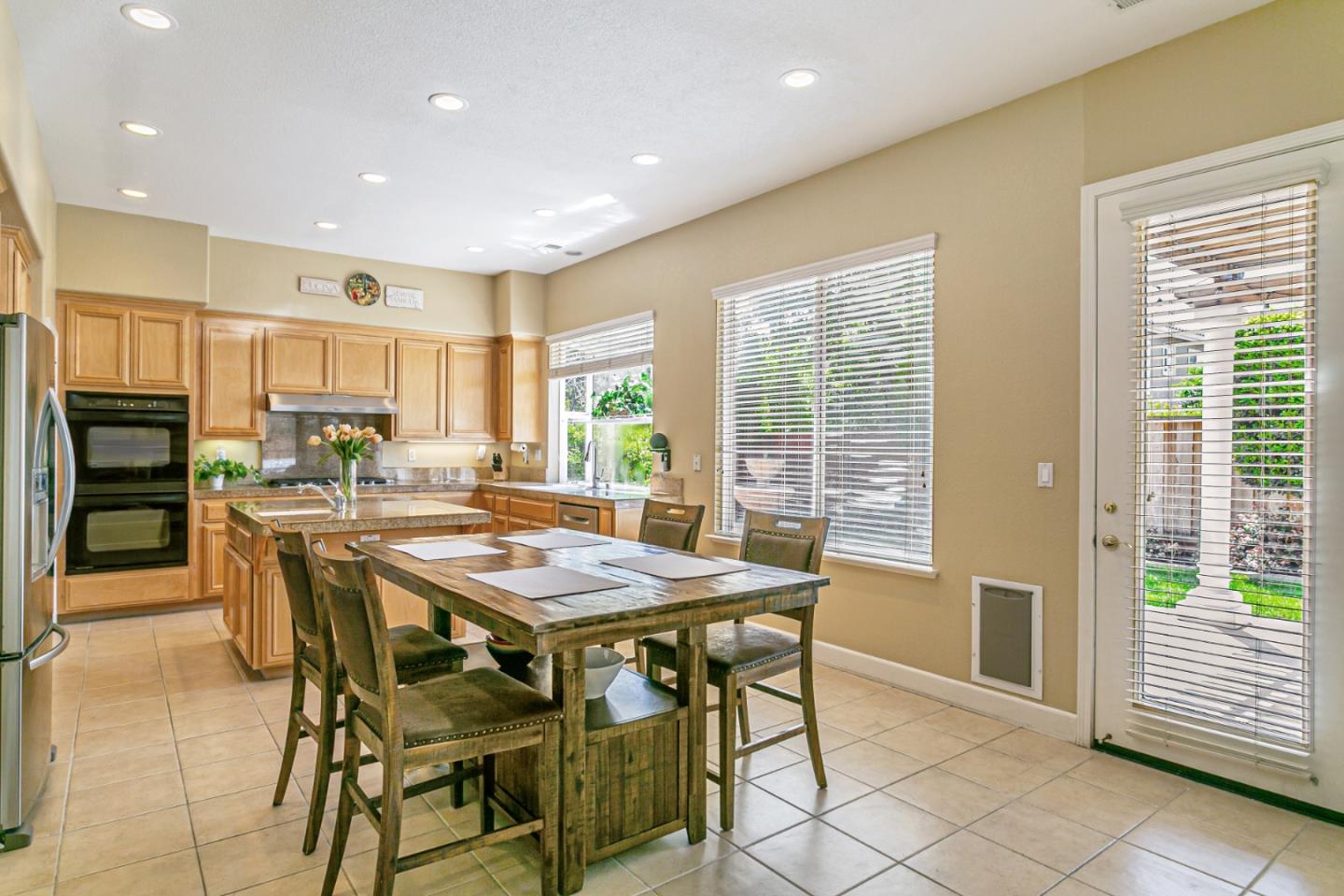 Detail Gallery Image 17 of 54 For 18345 Serra Avenida, Morgan Hill,  CA 95037 - 4 Beds | 3/1 Baths