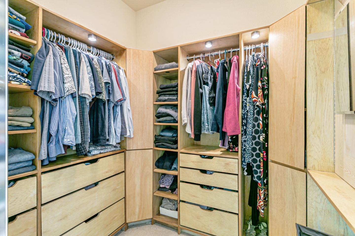 Detail Gallery Image 24 of 54 For 18345 Serra Avenida, Morgan Hill,  CA 95037 - 4 Beds | 3/1 Baths