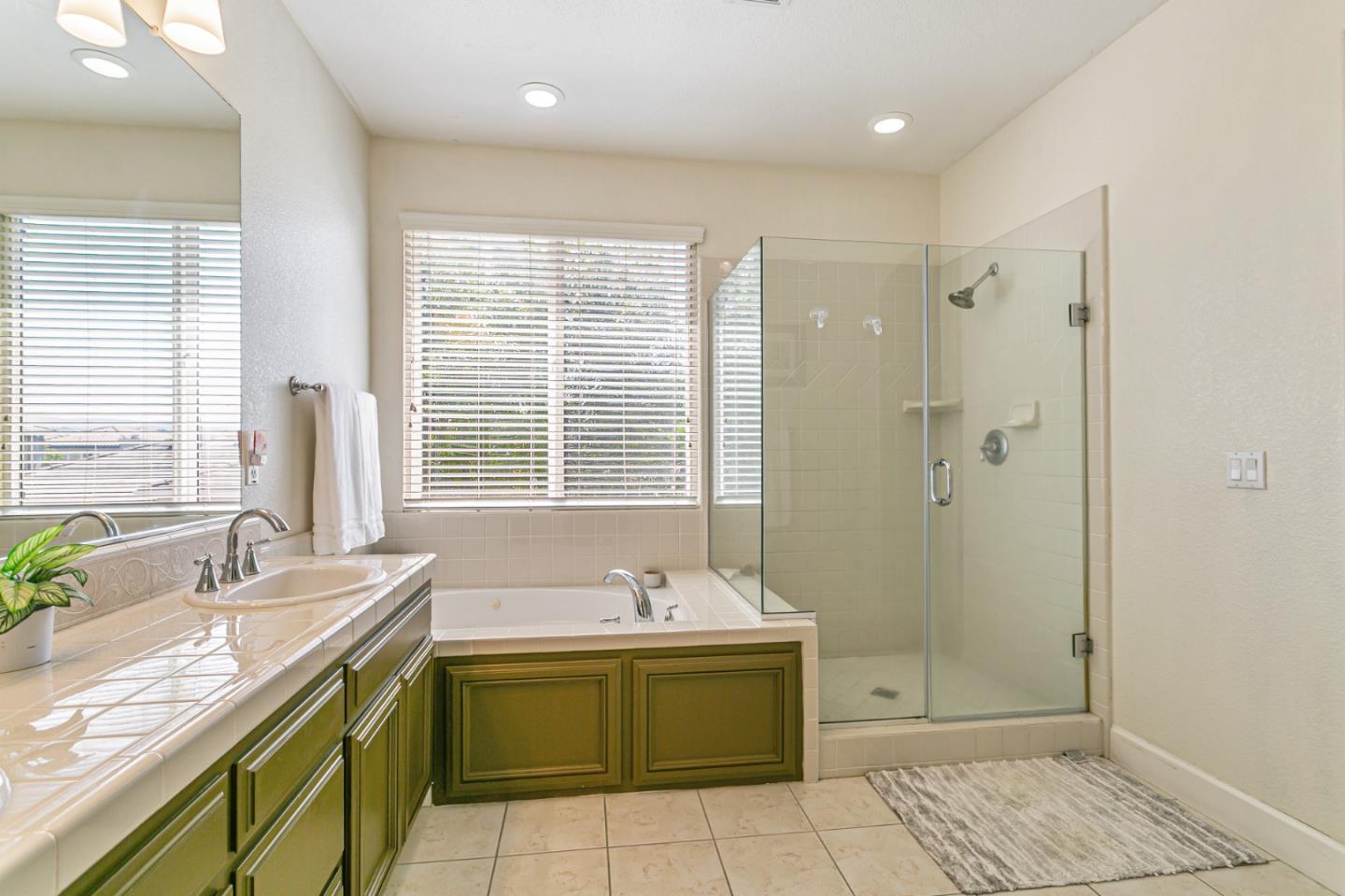 Detail Gallery Image 26 of 54 For 18345 Serra Avenida, Morgan Hill,  CA 95037 - 4 Beds | 3/1 Baths