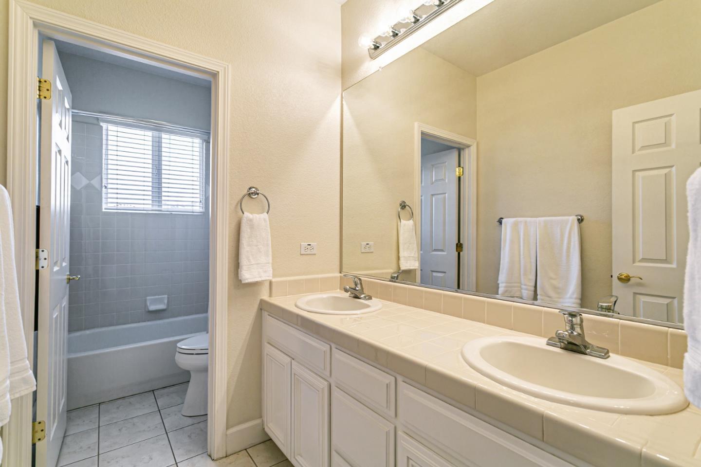 Detail Gallery Image 35 of 54 For 18345 Serra Avenida, Morgan Hill,  CA 95037 - 4 Beds | 3/1 Baths