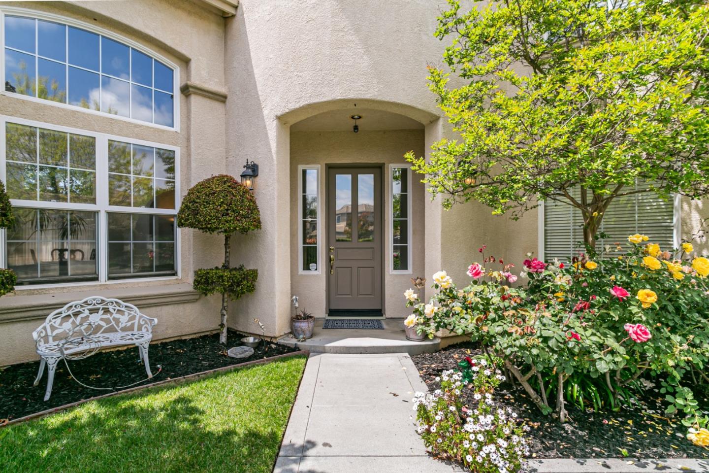 Detail Gallery Image 4 of 54 For 18345 Serra Avenida, Morgan Hill,  CA 95037 - 4 Beds | 3/1 Baths